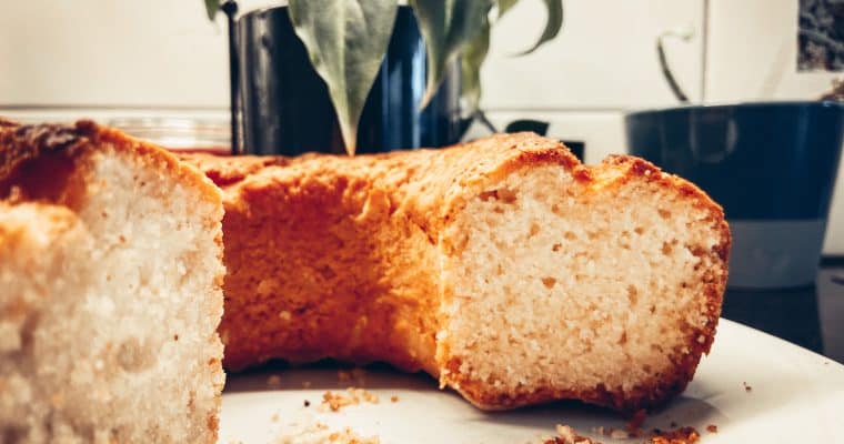 Bolo de Iorgurte Vegano (receita mais fácil de sempre)